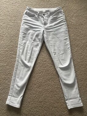 VENUS White Straight-Leg Women's Jeans - Clean Denim